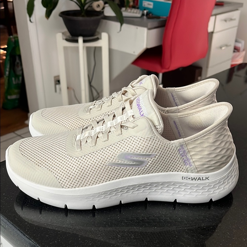 Skechers Cream Sneakers Lightweight Breathable Design - Picture 2 of 7